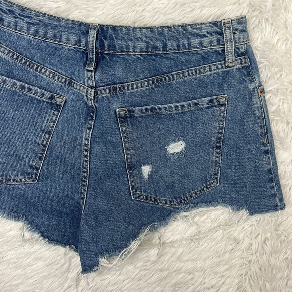 Forever 21 Women’s Short Shorts Denim/Blue Size 28 Ripped/Distressed - Picture 9 of 9